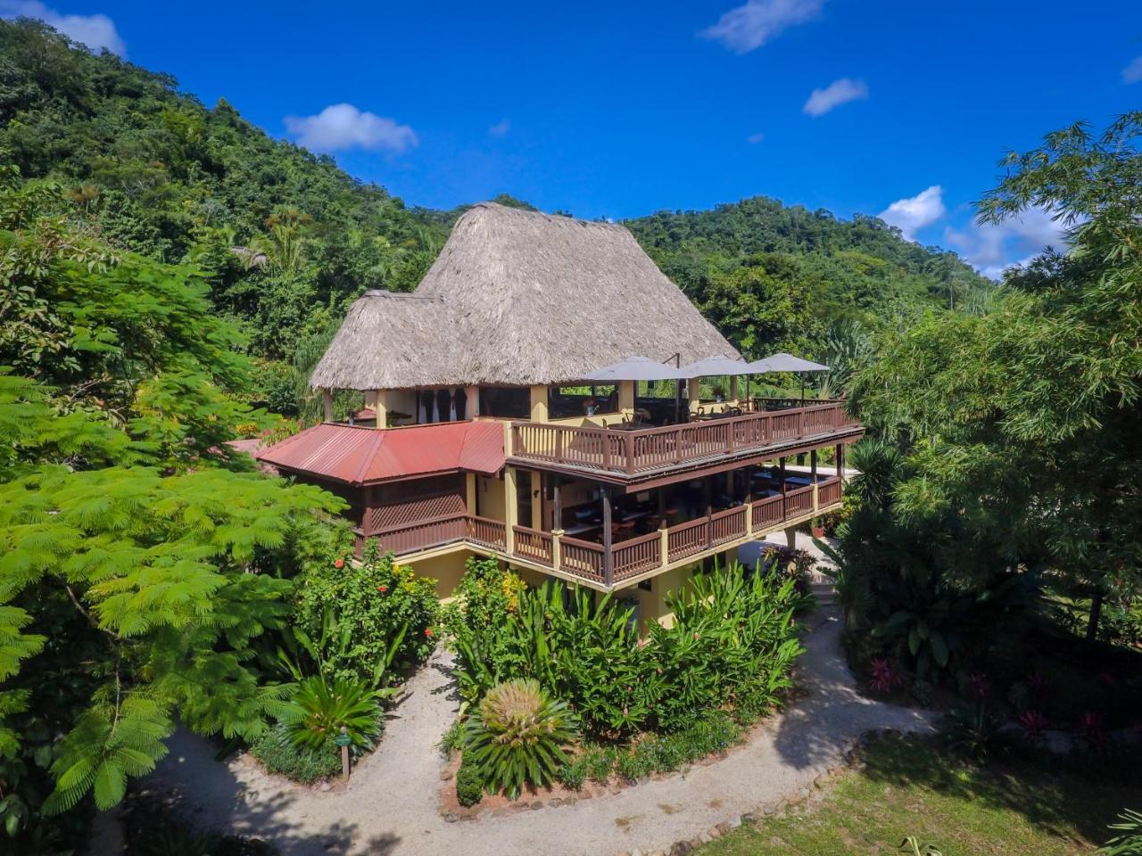 Sleeping Giant Rainforest Lodge Бельмопан Экстерьер фото